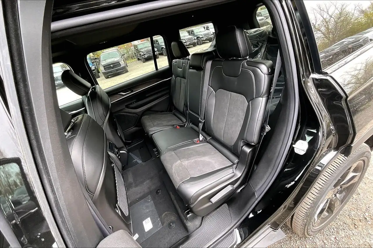 Jeep Grand Cherokee снимка Jeep Grand Cherokee