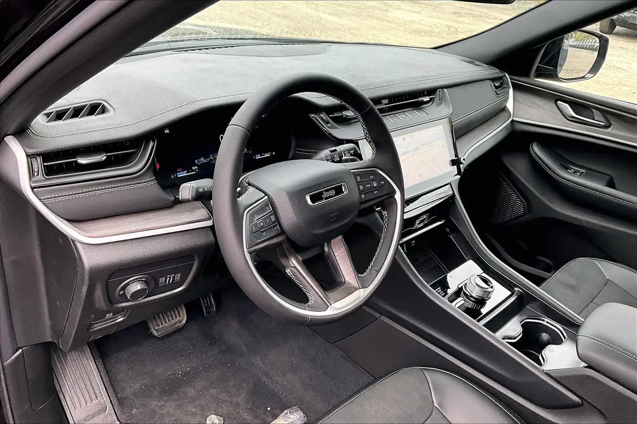 Jeep Grand Cherokee снимка Jeep Grand Cherokee