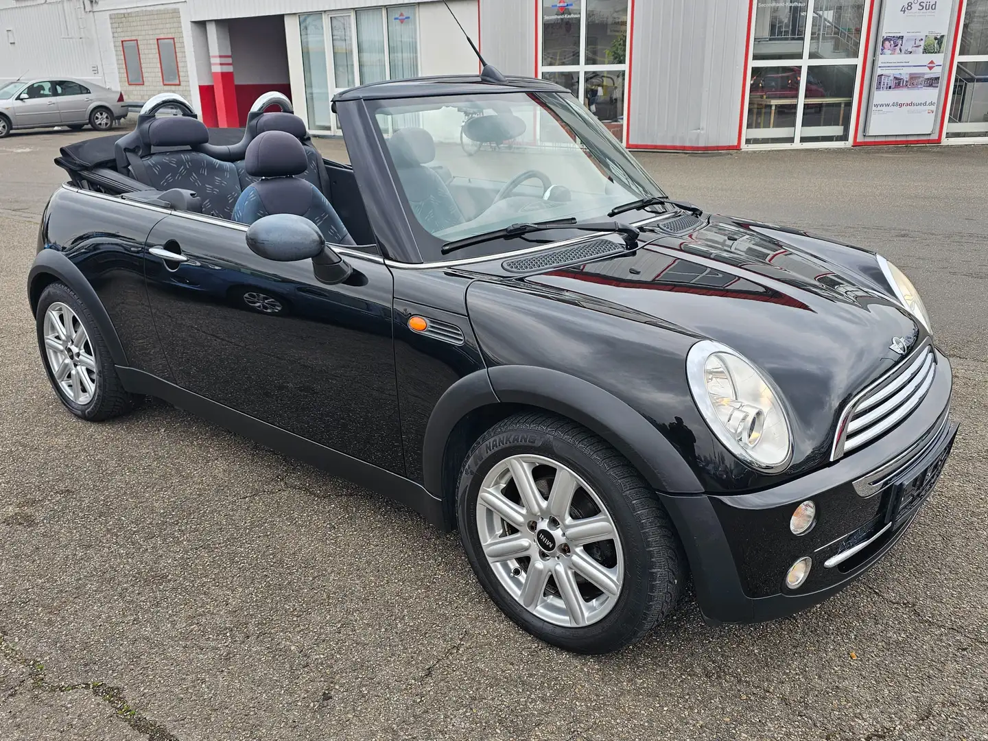 MINI One Cabrio One Noir - 1