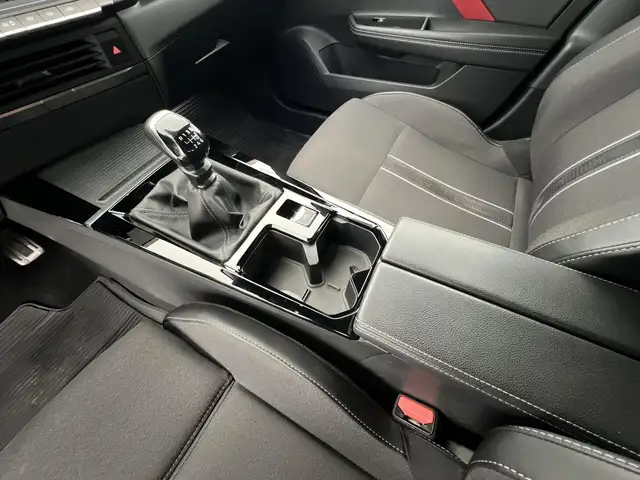 Opel Astra view 14