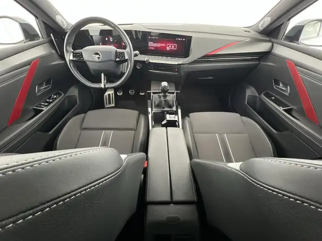 Opel Astra view 6