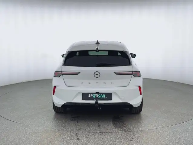 Opel Astra view 4