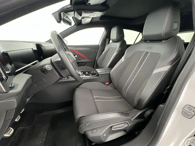 Opel Astra view 7