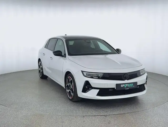 Opel Astra view 3