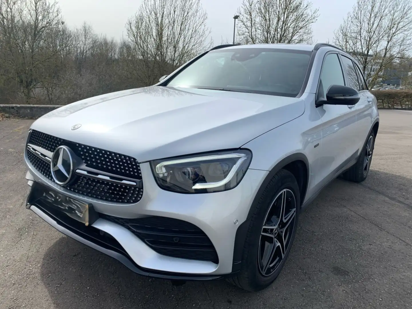 Mercedes-Benz GLC 300 300e 4Matic  AMG Line Argent - 1