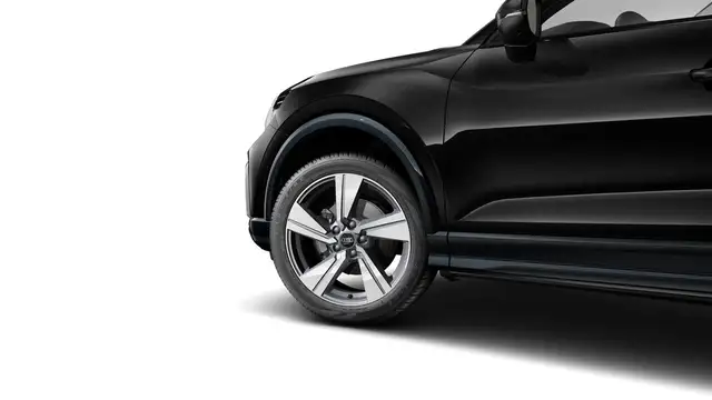 Audi Q2 view 6