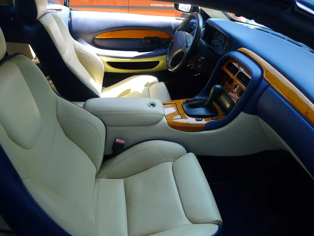 Aston Martin DB7 Vantage V12 Volante 35.000 km, foto 10