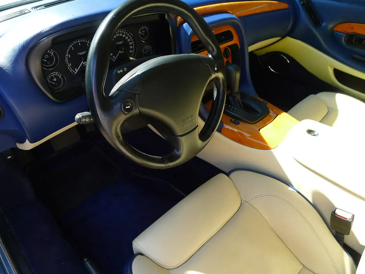 Aston Martin DB7 Vantage V12 Volante 35.000 km, foto 6