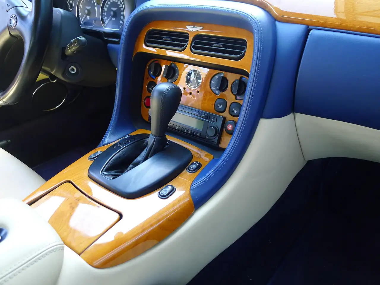 Aston Martin DB7 Vantage V12 Volante 35.000 km, foto 8