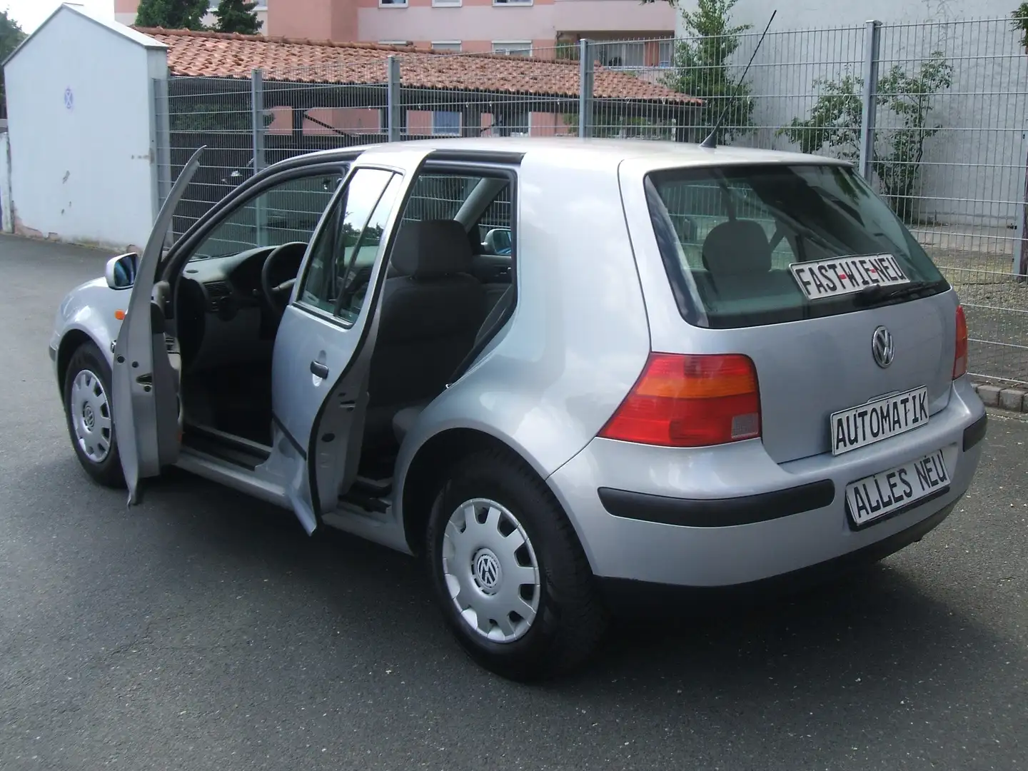 Volkswagen Golf 1.6* WIE-NEU*AUTOMATIK*1.Hand*A.w.TÜV-ALLES-NEU Argent - 1