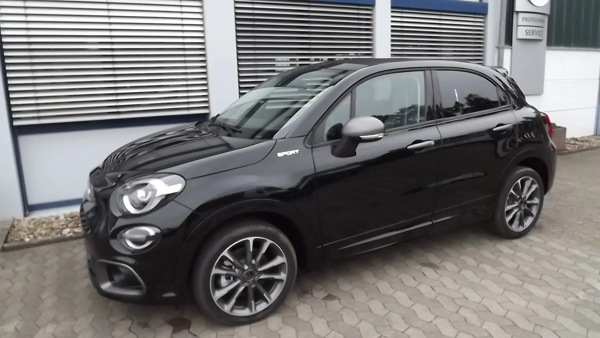 Fiat 500X Dolcevita 1.5 GSE Hybrid Sport Schwarz - 1