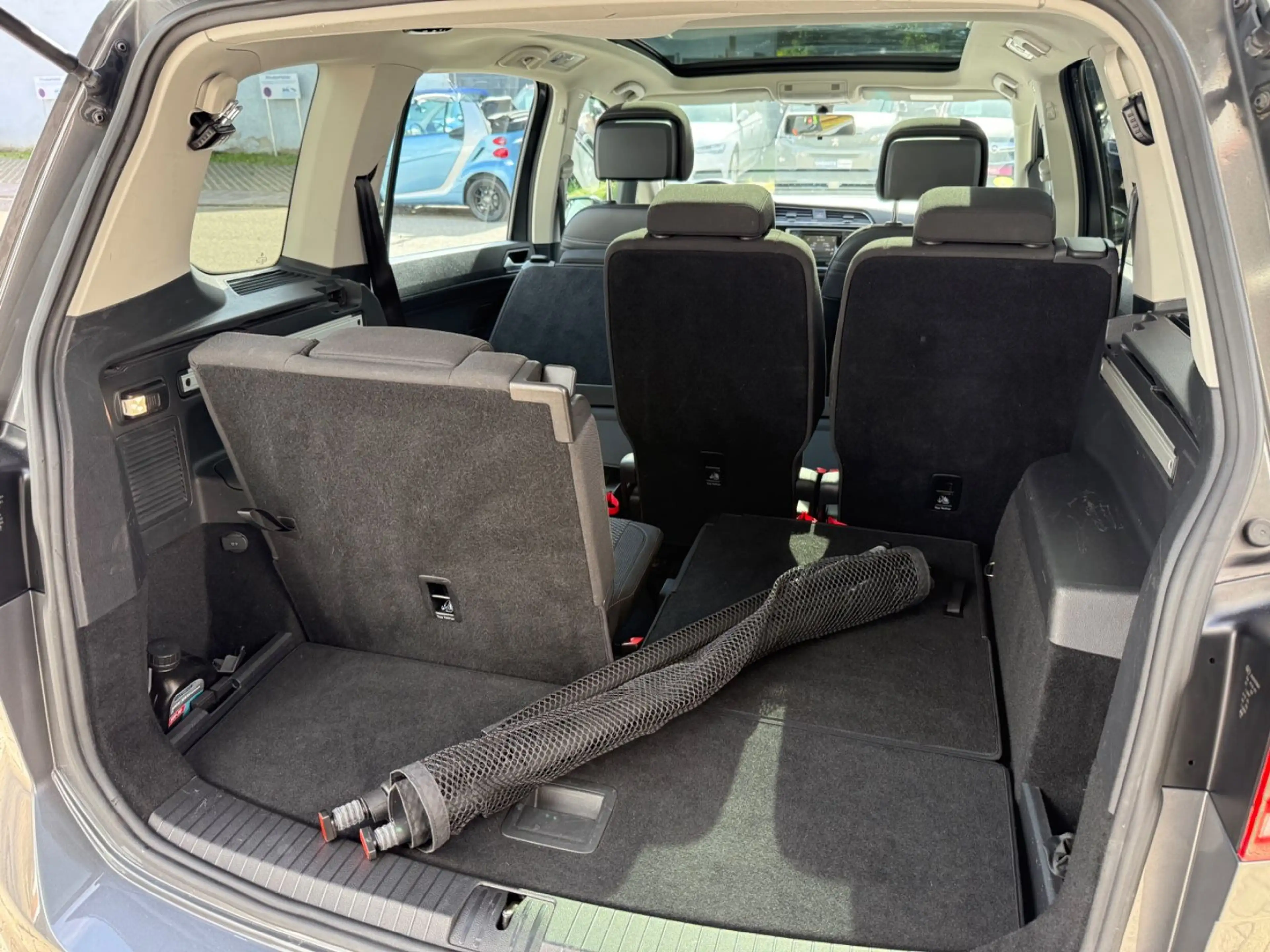 Volkswagen Touran Comfortline 2.0TDI DSG | 7-Sitzer | Pano — photo 19