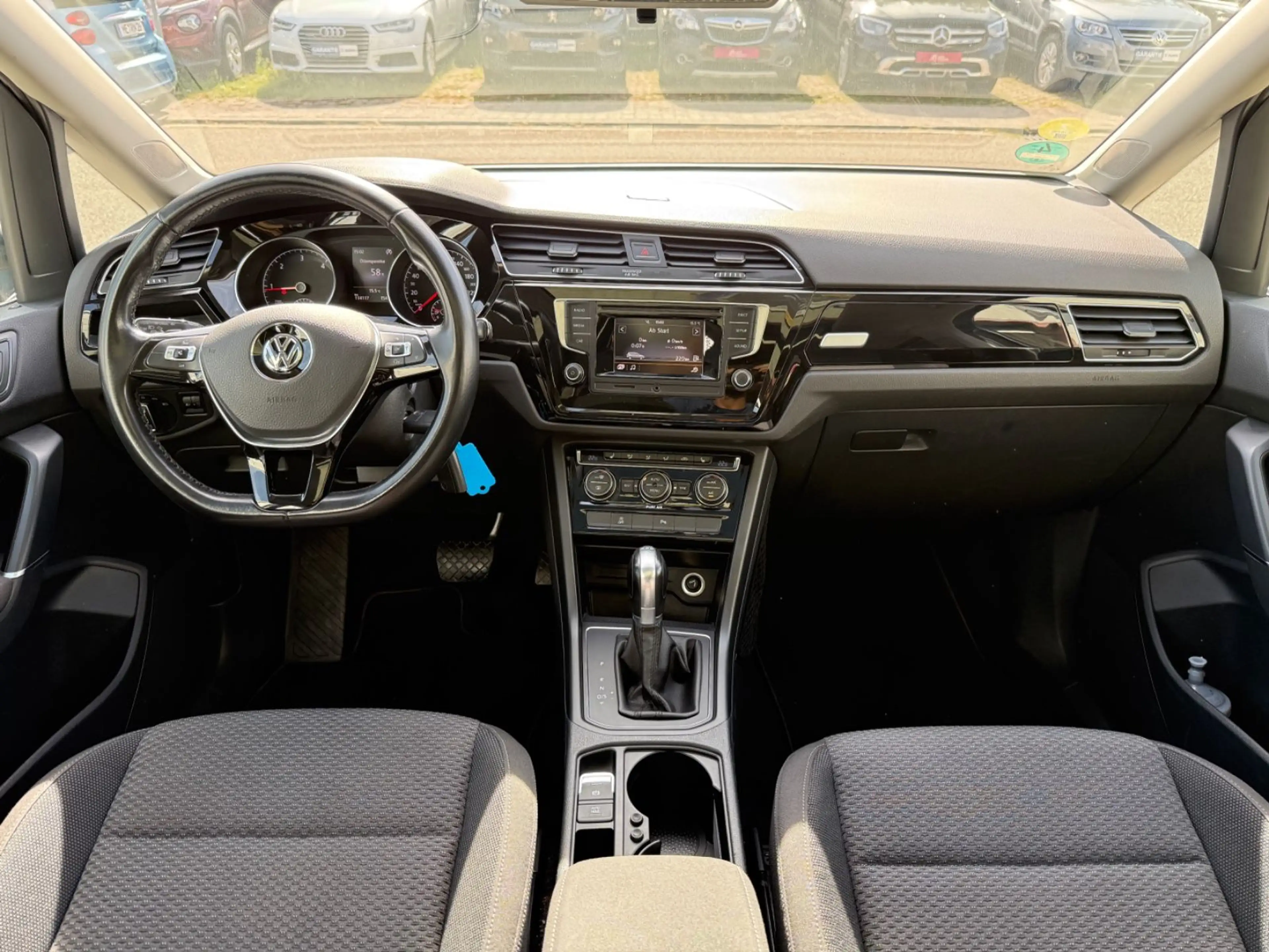 Volkswagen Touran Comfortline 2.0TDI DSG | 7-Sitzer | Pano — photo 16