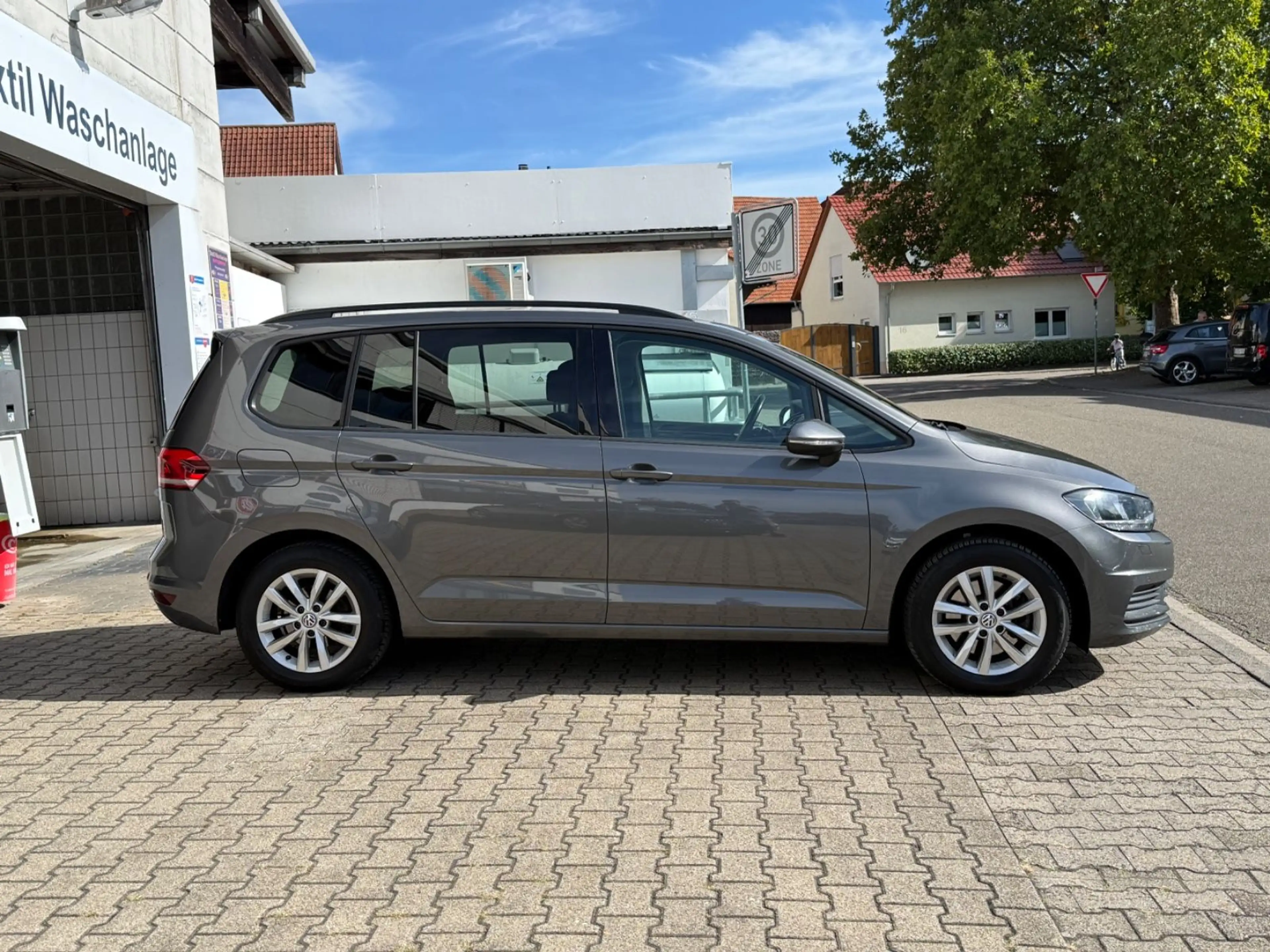 Volkswagen Touran Comfortline 2.0TDI DSG | 7-Sitzer | Pano — photo 4