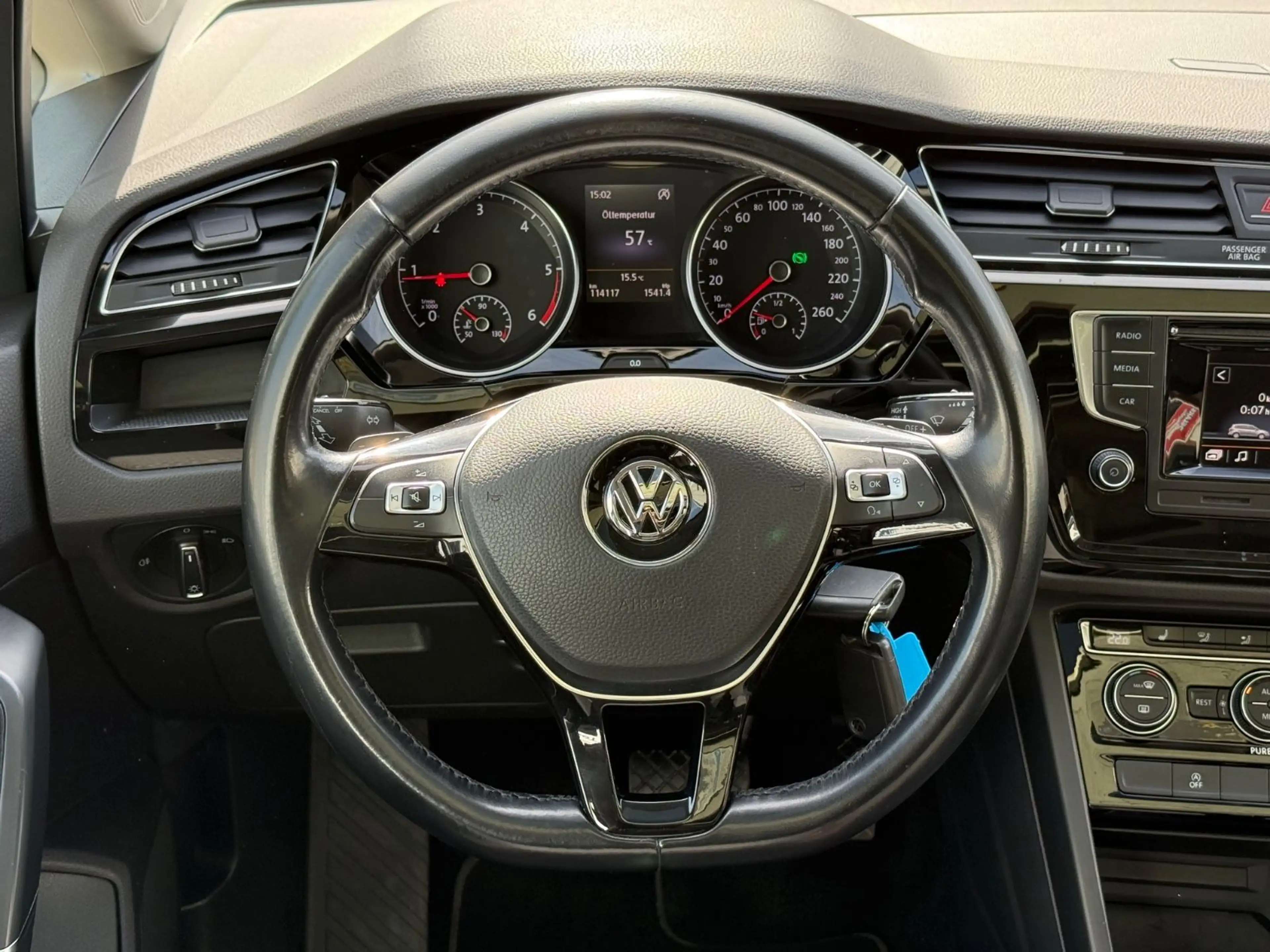 Volkswagen Touran Comfortline 2.0TDI DSG | 7-Sitzer | Pano — photo 17