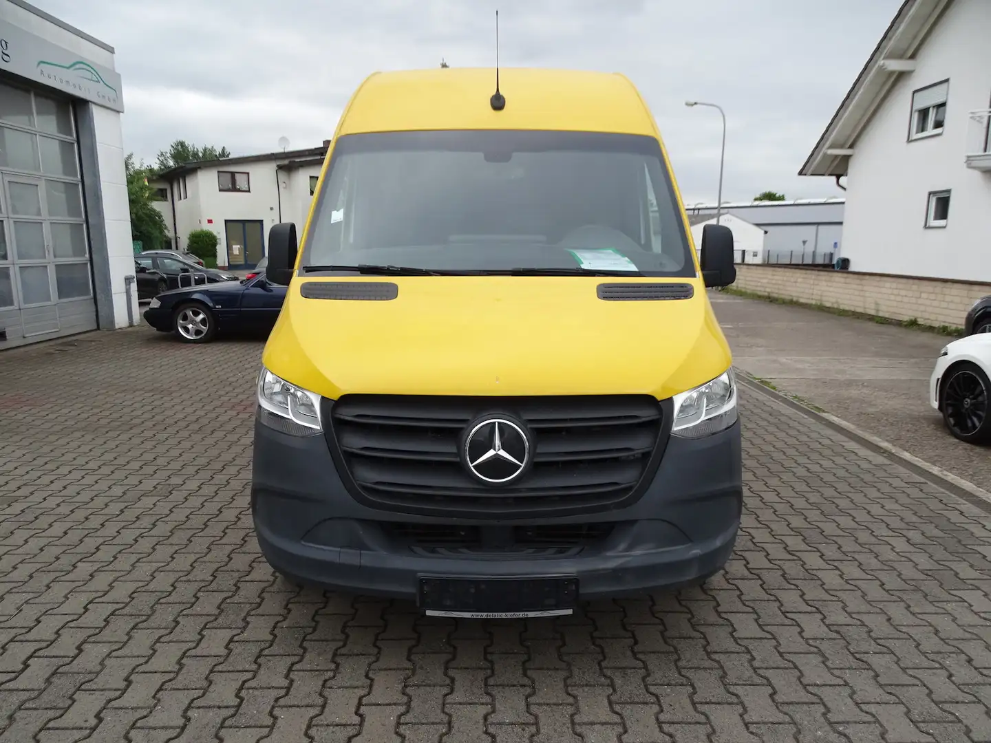 Mercedes-Benz eSprinter 312 FWD L2 Klima, gelb foliert Weiß - 2