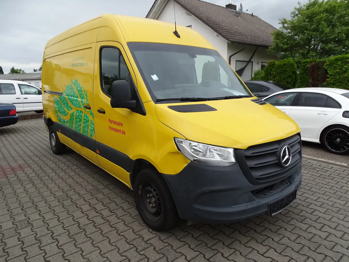 Mercedes-Benz eSprinter 312 FWD L2 Klima, gelb foliert Weiß - 1