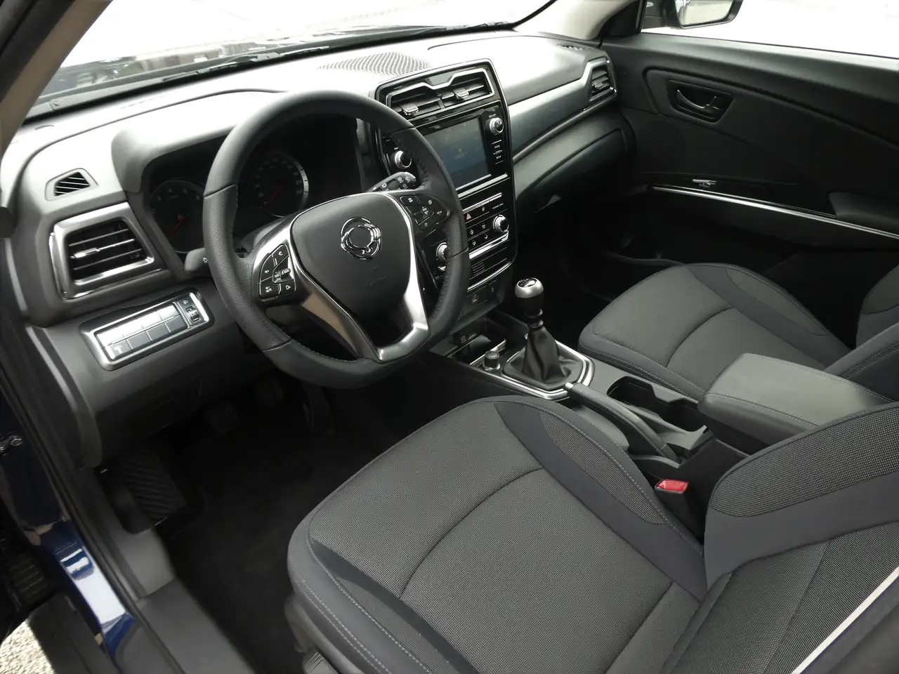 SsangYong Tivoli 2023 — фото 11