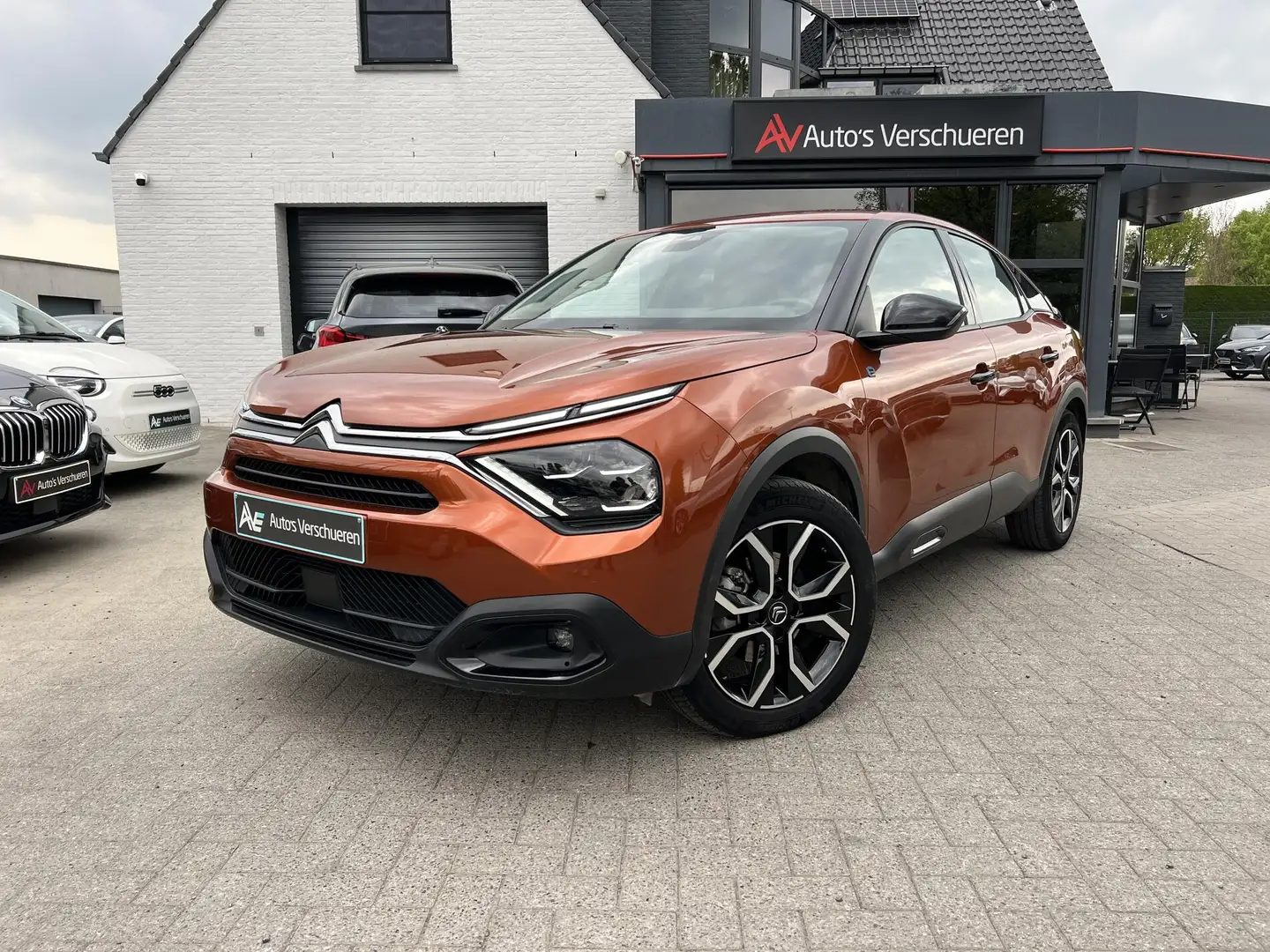 Citroen C4 e-C4 50 kWh Feel ** Navi/Carplay | Camera | DAB Oranje - 2
