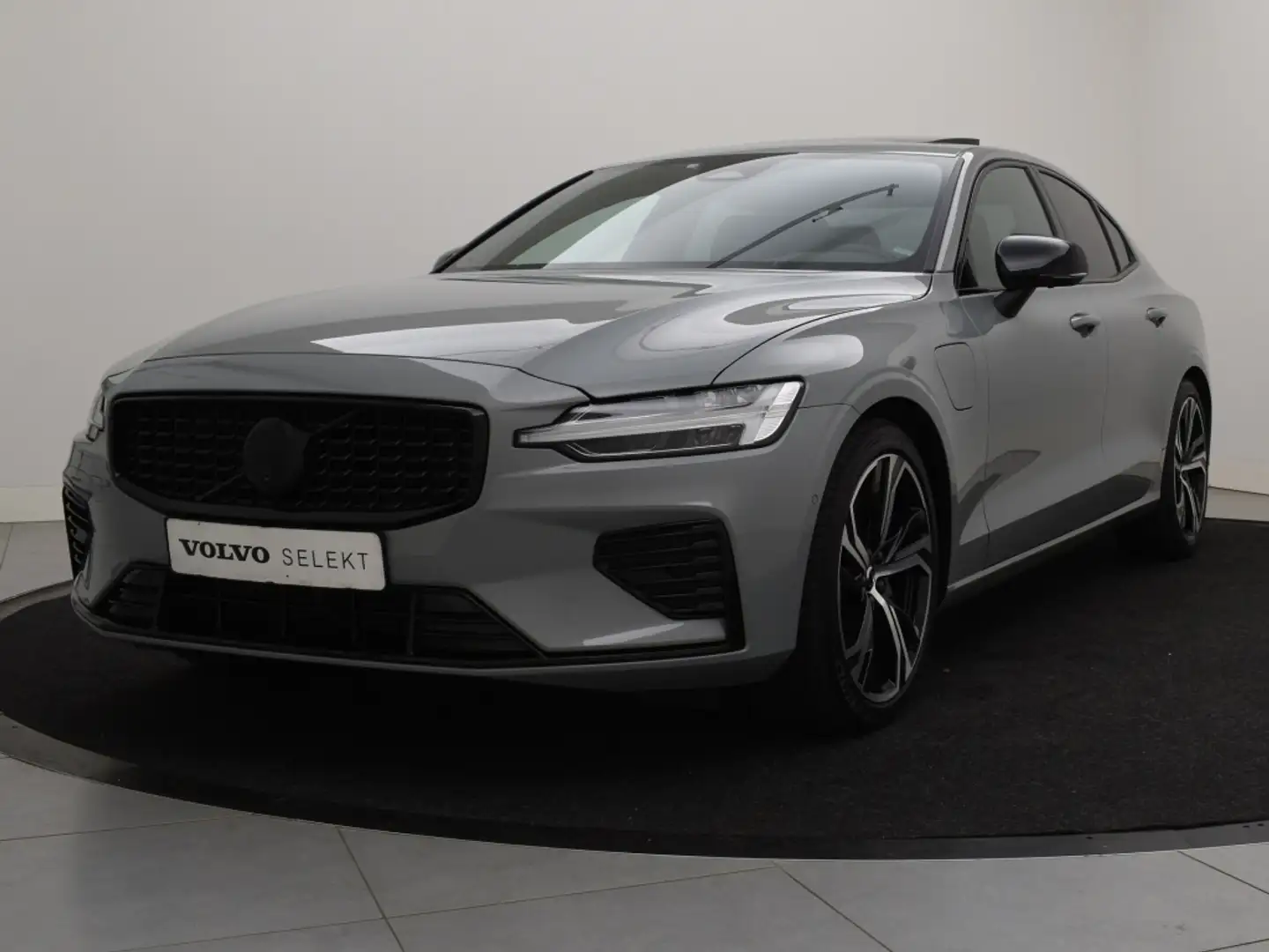 Volvo S60 T6 PLUG-IN HYBRID LONG RANGE PLUS DARK SCHUIFDAK H Grijs - 2