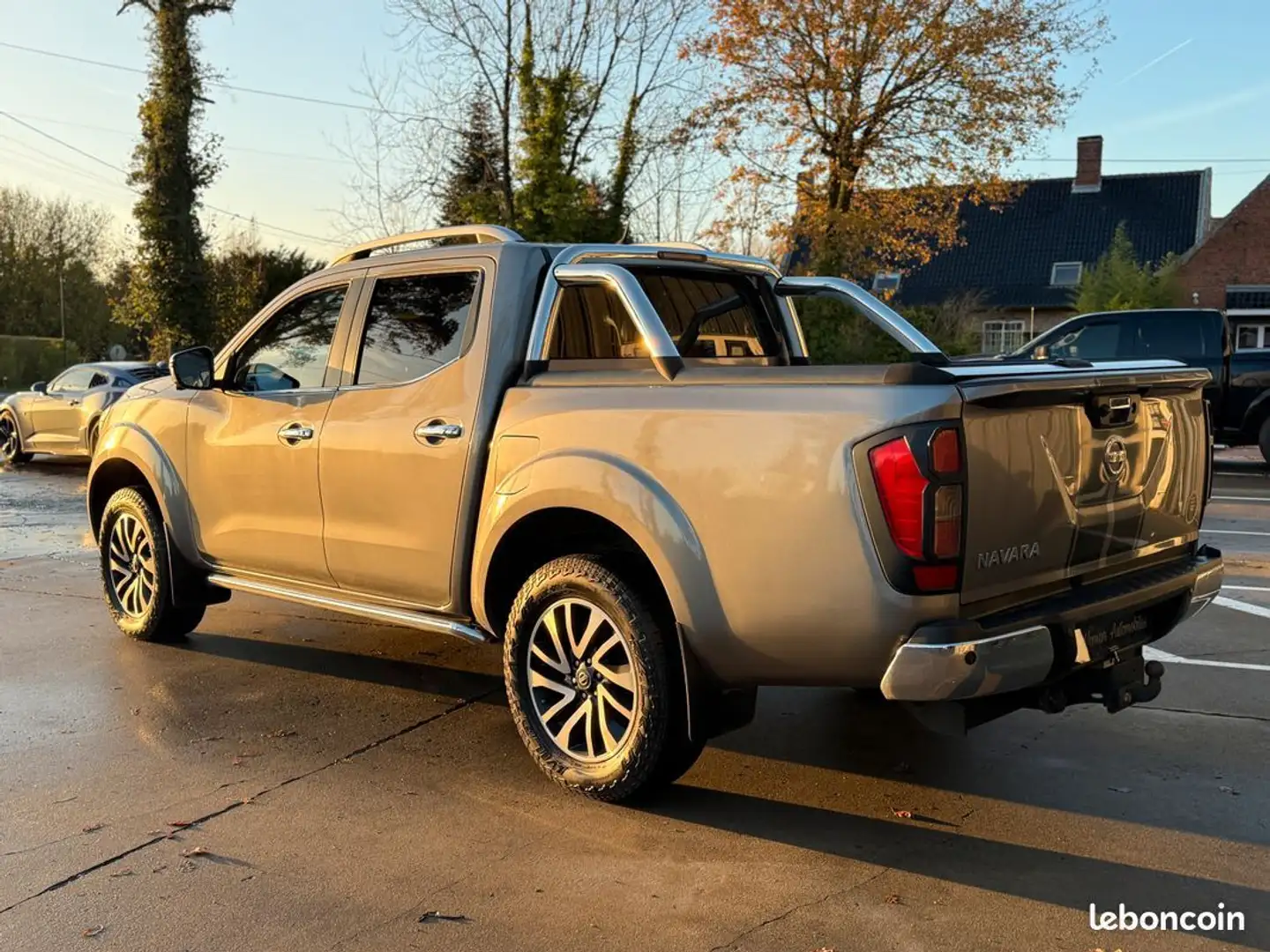 Nissan Navara 2.3 dCi 190 Double Cab 4WD Premium Edition 242-250 Limited pick-up Gris - 2