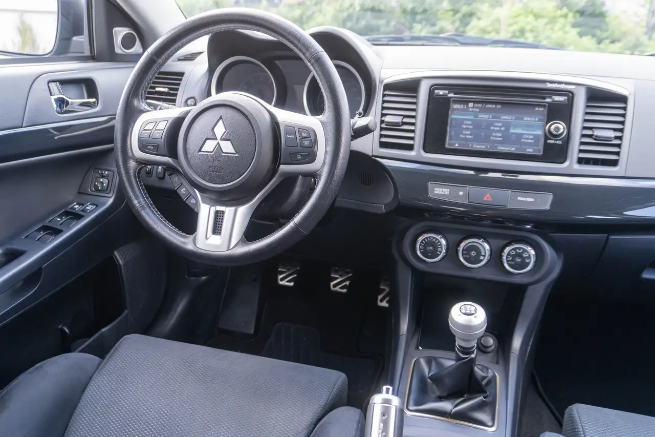 Mitsubishi Lancer снимка Mitsubishi Lancer