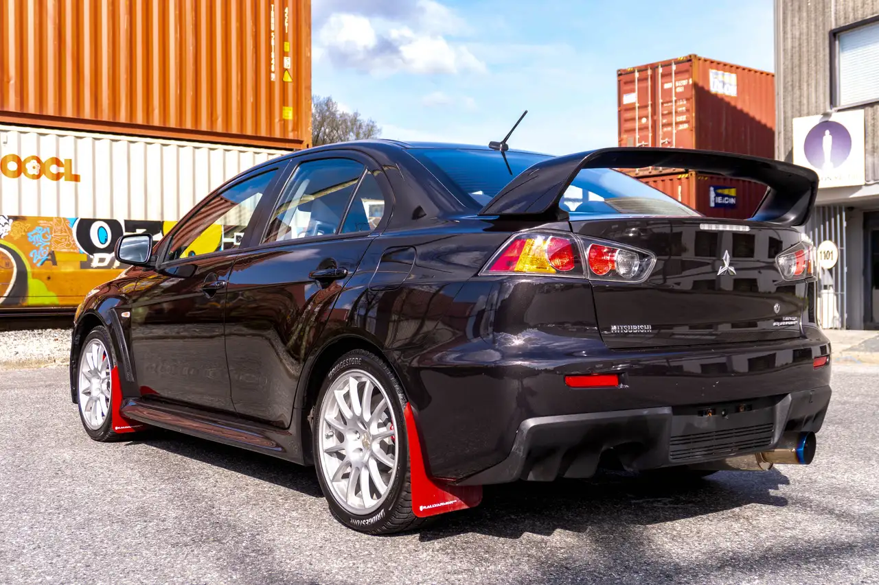 Mitsubishi Lancer снимка Mitsubishi Lancer