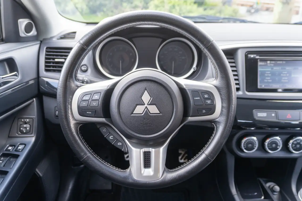 Mitsubishi Lancer снимка Mitsubishi Lancer