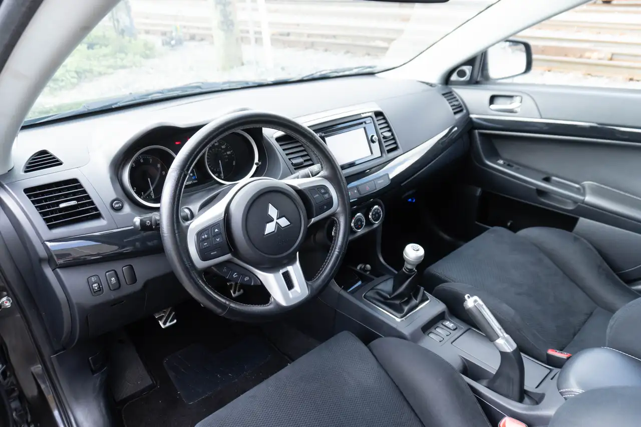 Mitsubishi Lancer снимка Mitsubishi Lancer