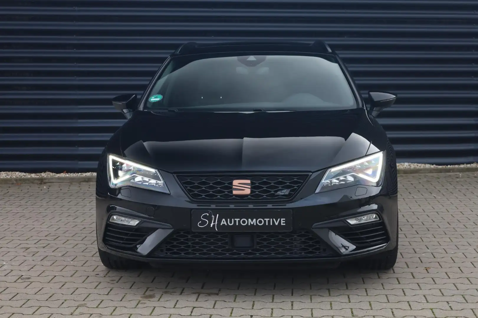 SEAT Leon ST 2.0 TSI 4DRIVE CUPRA Ultimate / PANO / VIRTUAL Schwarz - 2