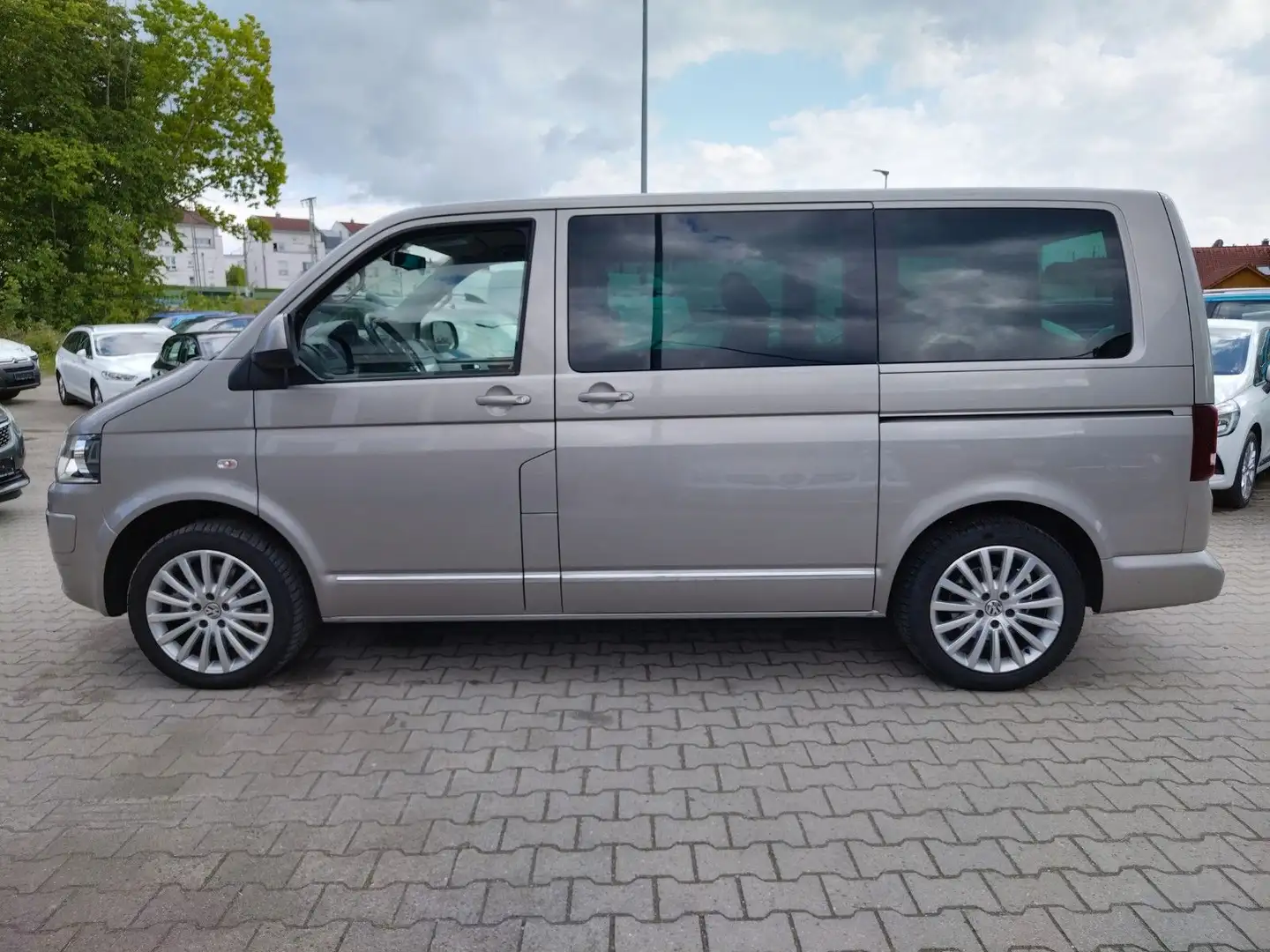 Volkswagen T5 Multivan Highline+NAVI+WEBASTO+SHZ+PDC+EL.TÜR Bej - 2