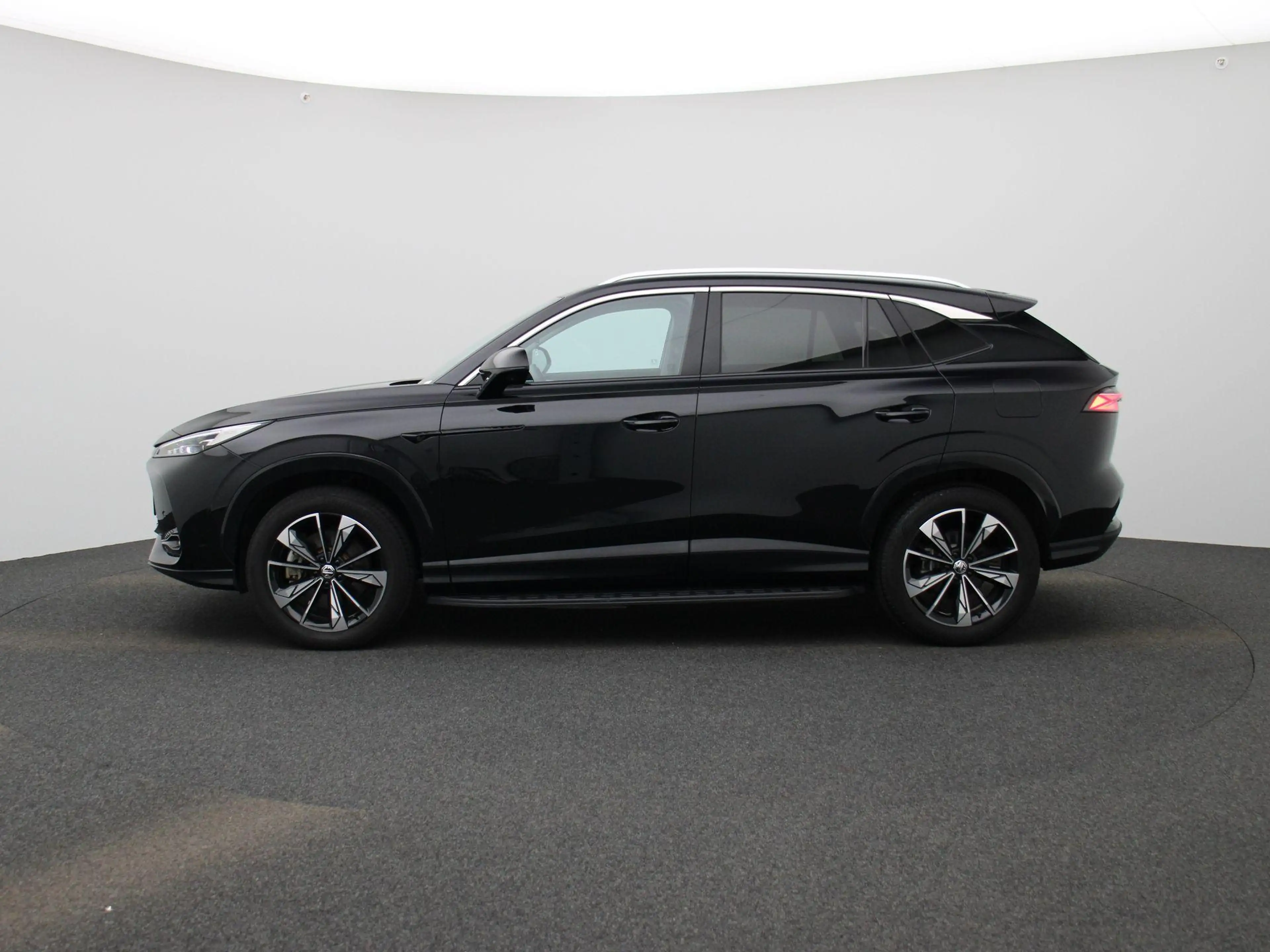 MG HS MG PHEV 1.5 Luxury — photo 4