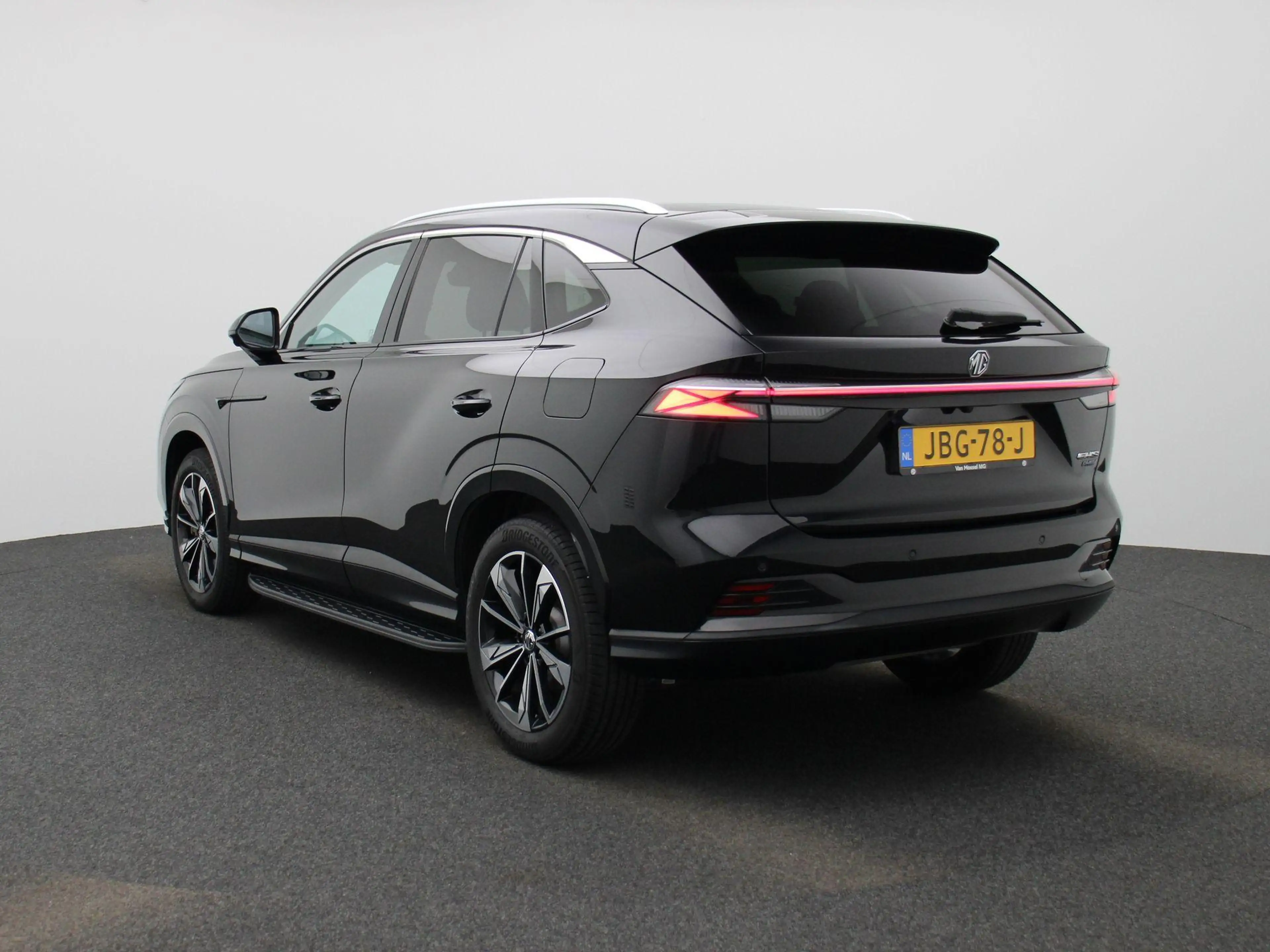 MG HS MG PHEV 1.5 Luxury — photo 2
