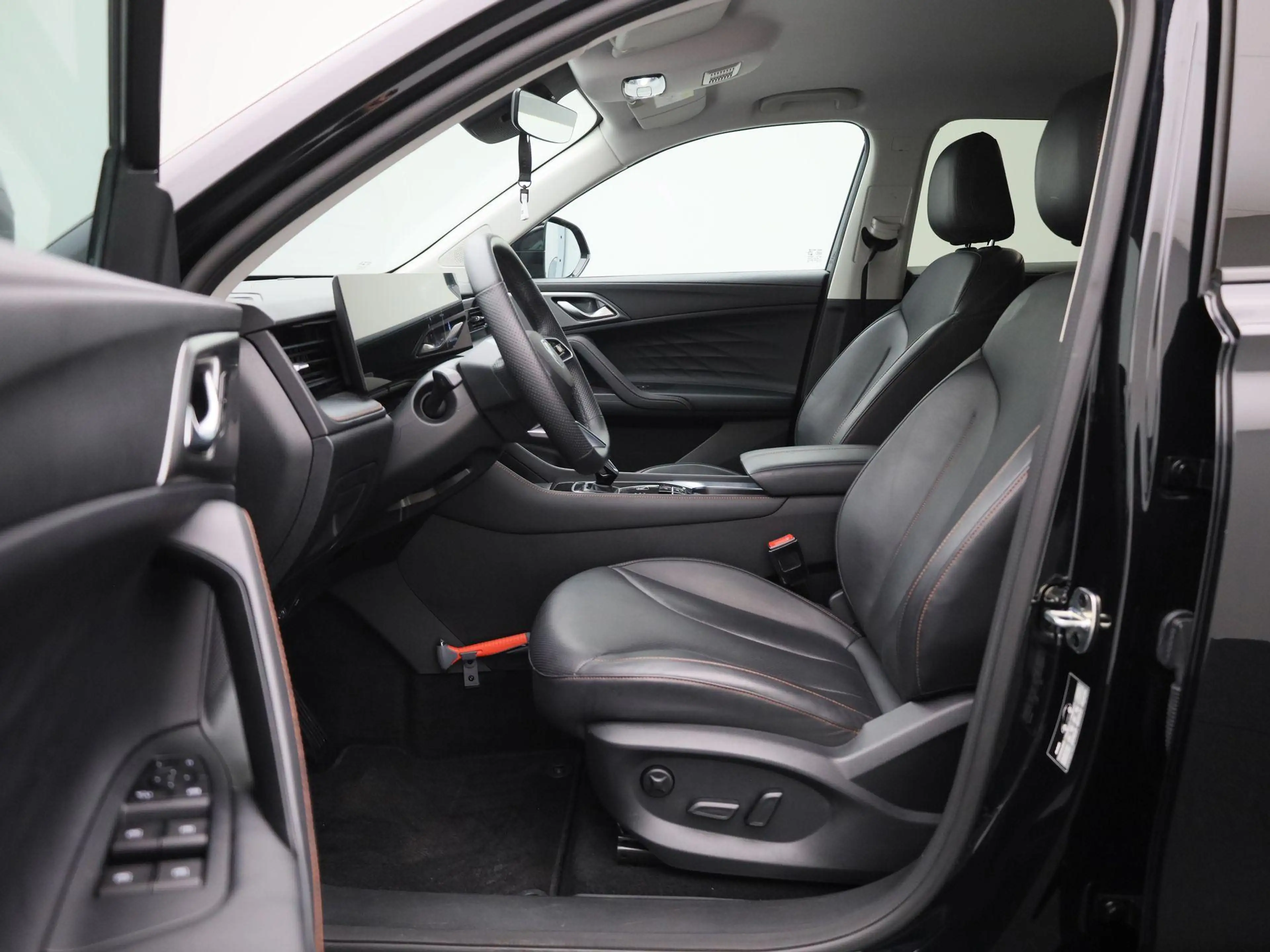 MG HS MG PHEV 1.5 Luxury — photo 11
