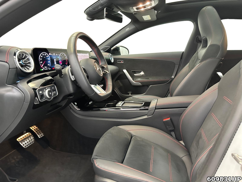 Mercedes-Benz CLA 180 SB AMG  AHK Night Pano Burmester Distron — photo 8