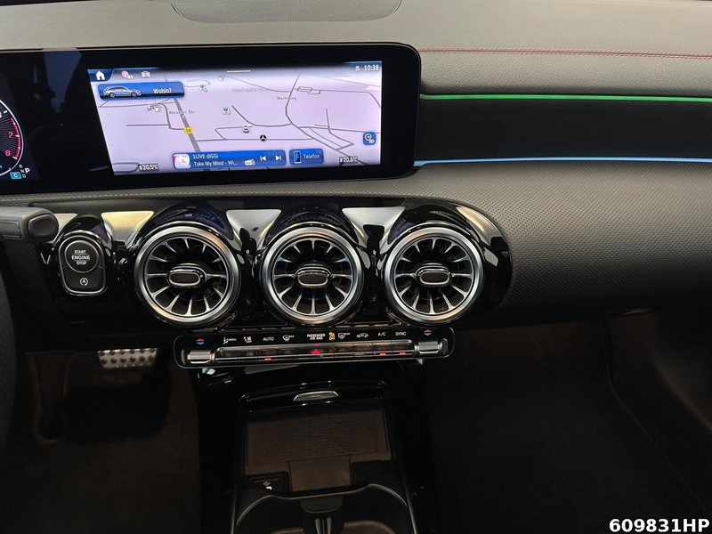 Mercedes-Benz CLA 180 SB AMG  AHK Night Pano Burmester Distron — photo 14