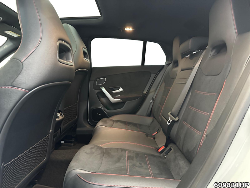 Mercedes-Benz CLA 180 SB AMG  AHK Night Pano Burmester Distron — photo 11
