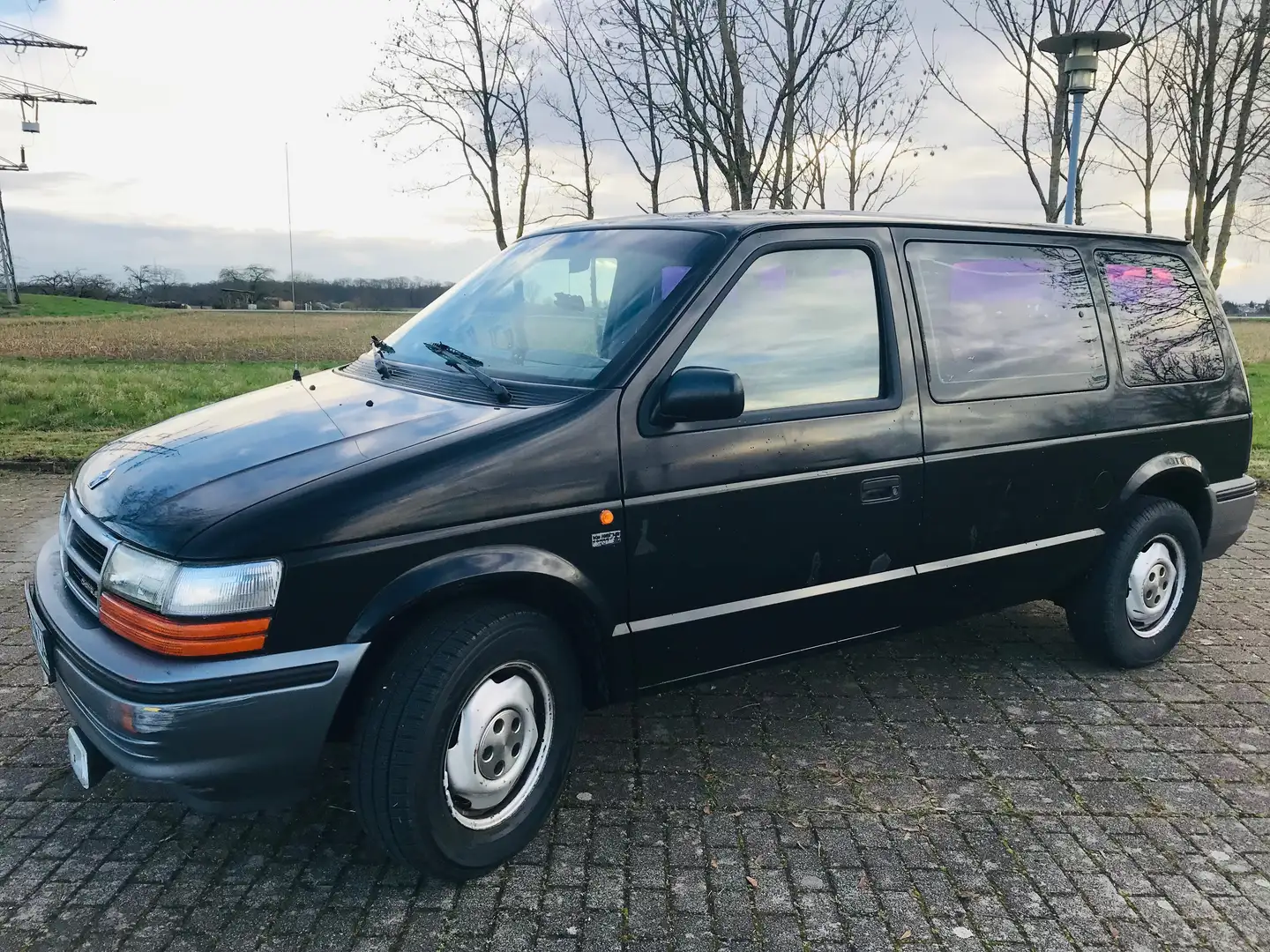 Chrysler Voyager Voyager SE Czarny - 1