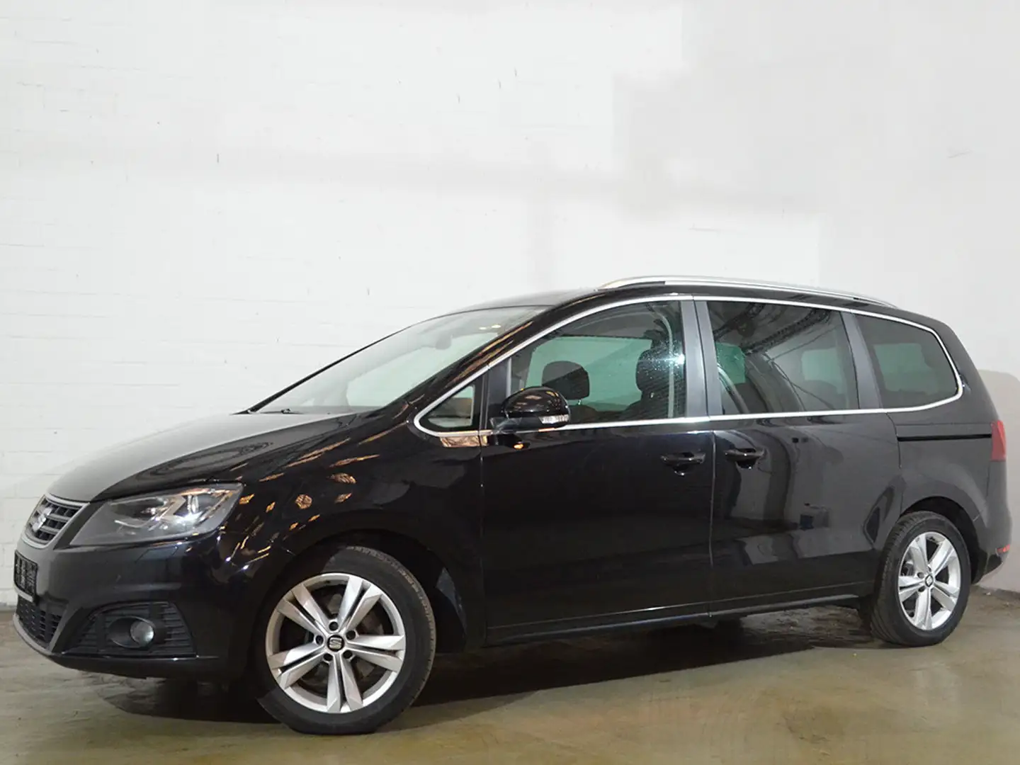 SEAT Alhambra 2,0 TDI DSG *7-Sitze Leder Navi Kamera* Nero - 2