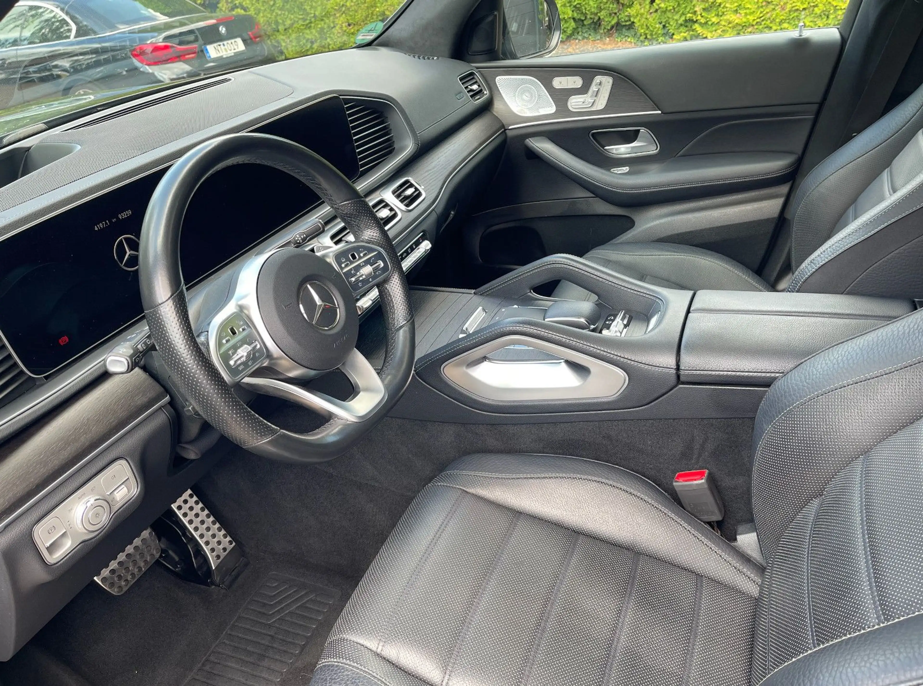 Mercedes-Benz GLS 400 D PANO SOFT KEYLES HUD AIR+ AMG-LINE — photo 6
