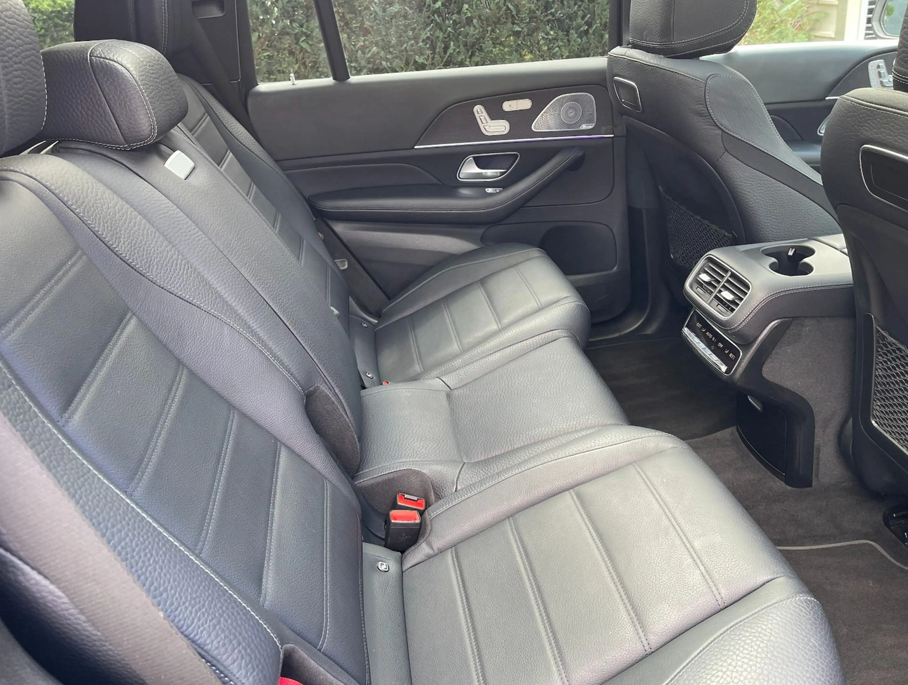 Mercedes-Benz GLS 400 D PANO SOFT KEYLES HUD AIR+ AMG-LINE — photo 14