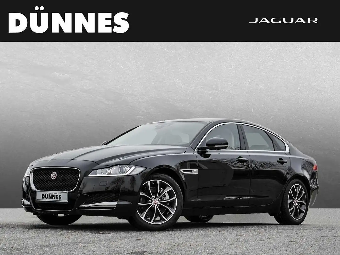 Jaguar XF 20d Aut. Prestige Zwart - 1