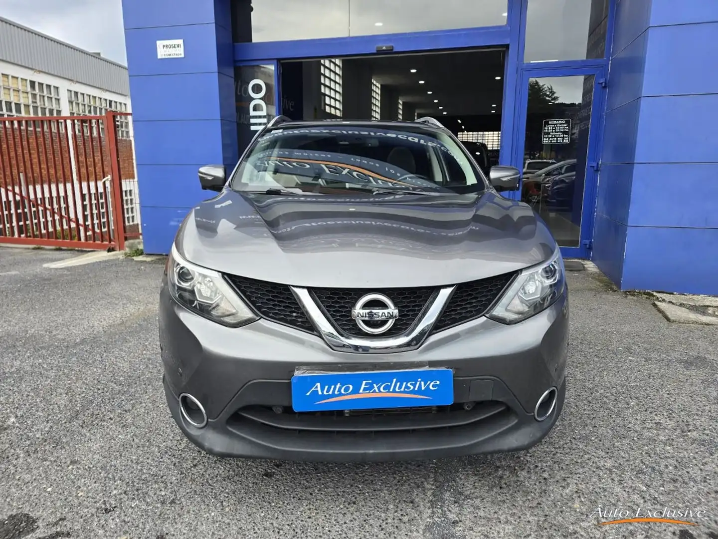 Nissan Qashqai 1.6 dCi SS TEKNA PREM 4x2 17 Gris - 2