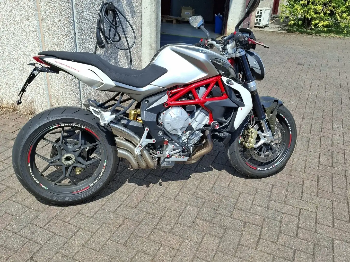 MV Agusta 800 Grau - 2