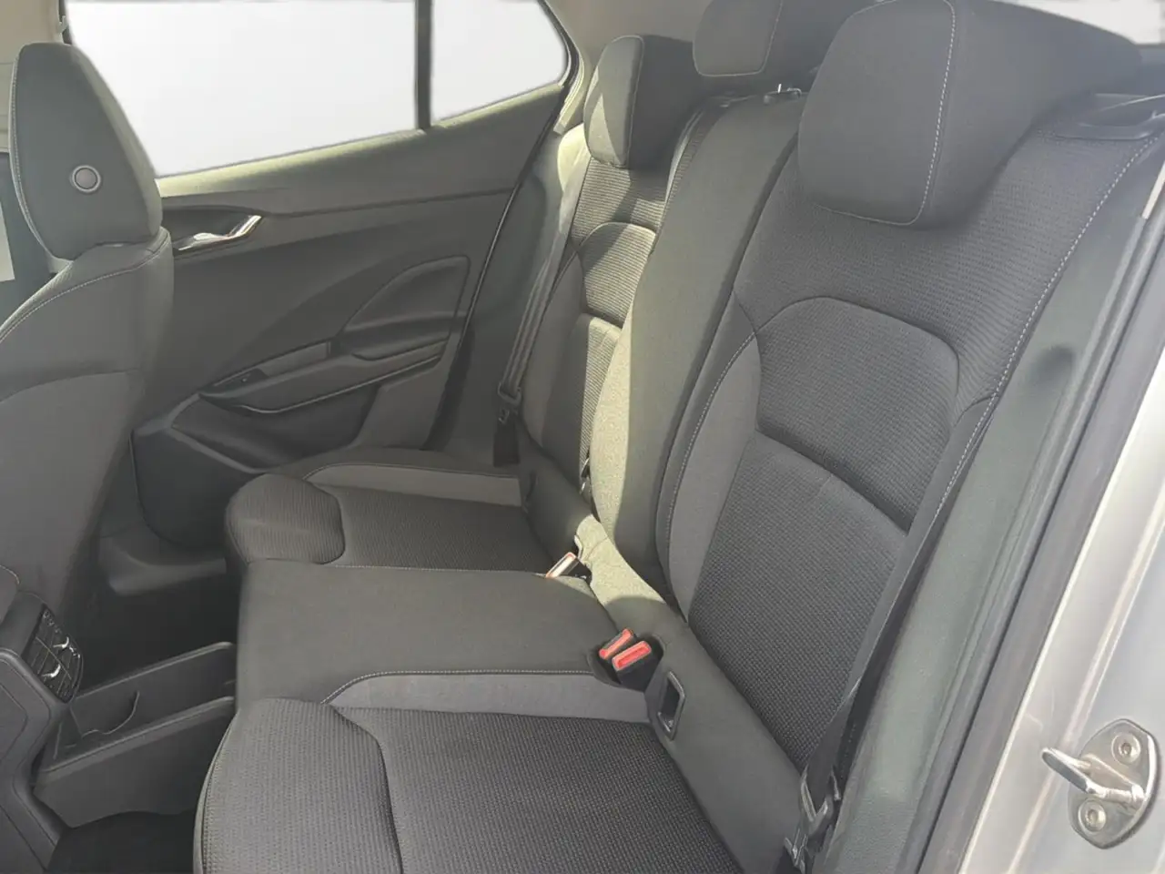 Skoda Fabia 1.0 MPI Carplay AHK LED PDC DAB+, миниатюра 9