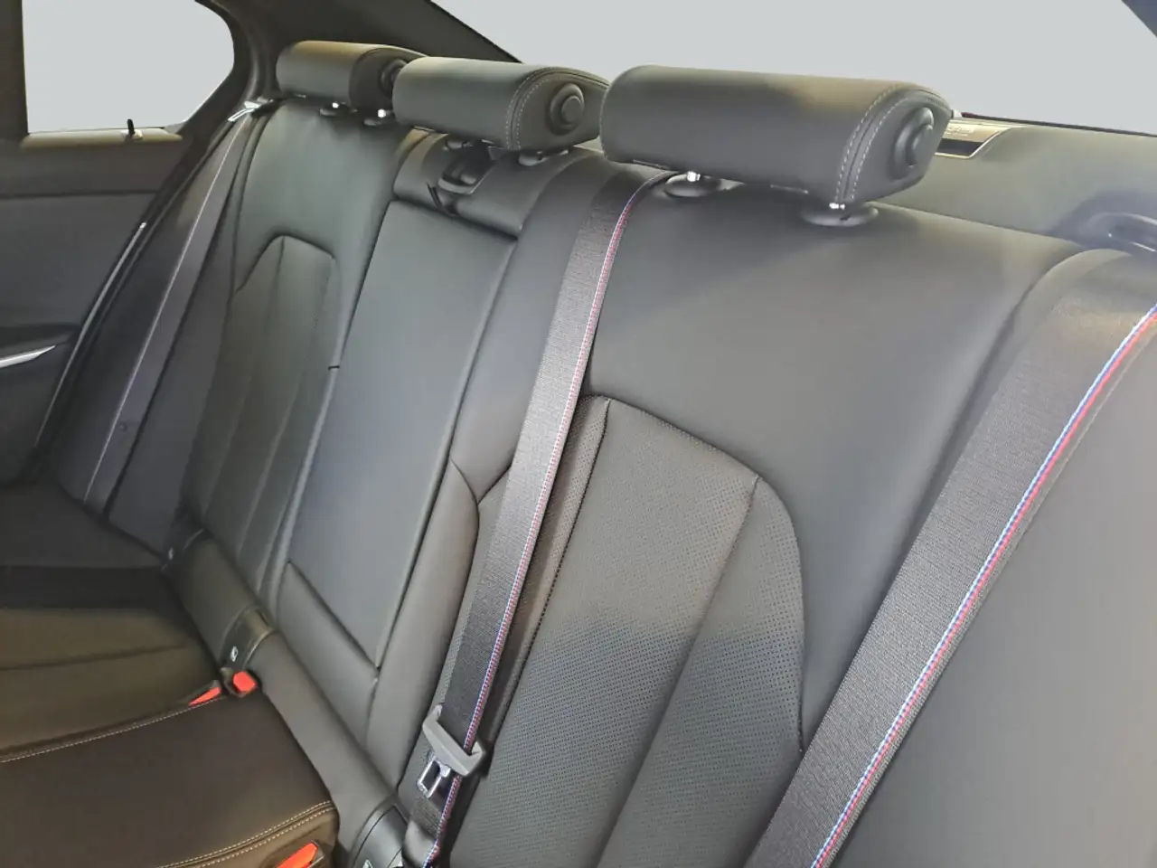 BMW 330 e xDrive Aut. 13