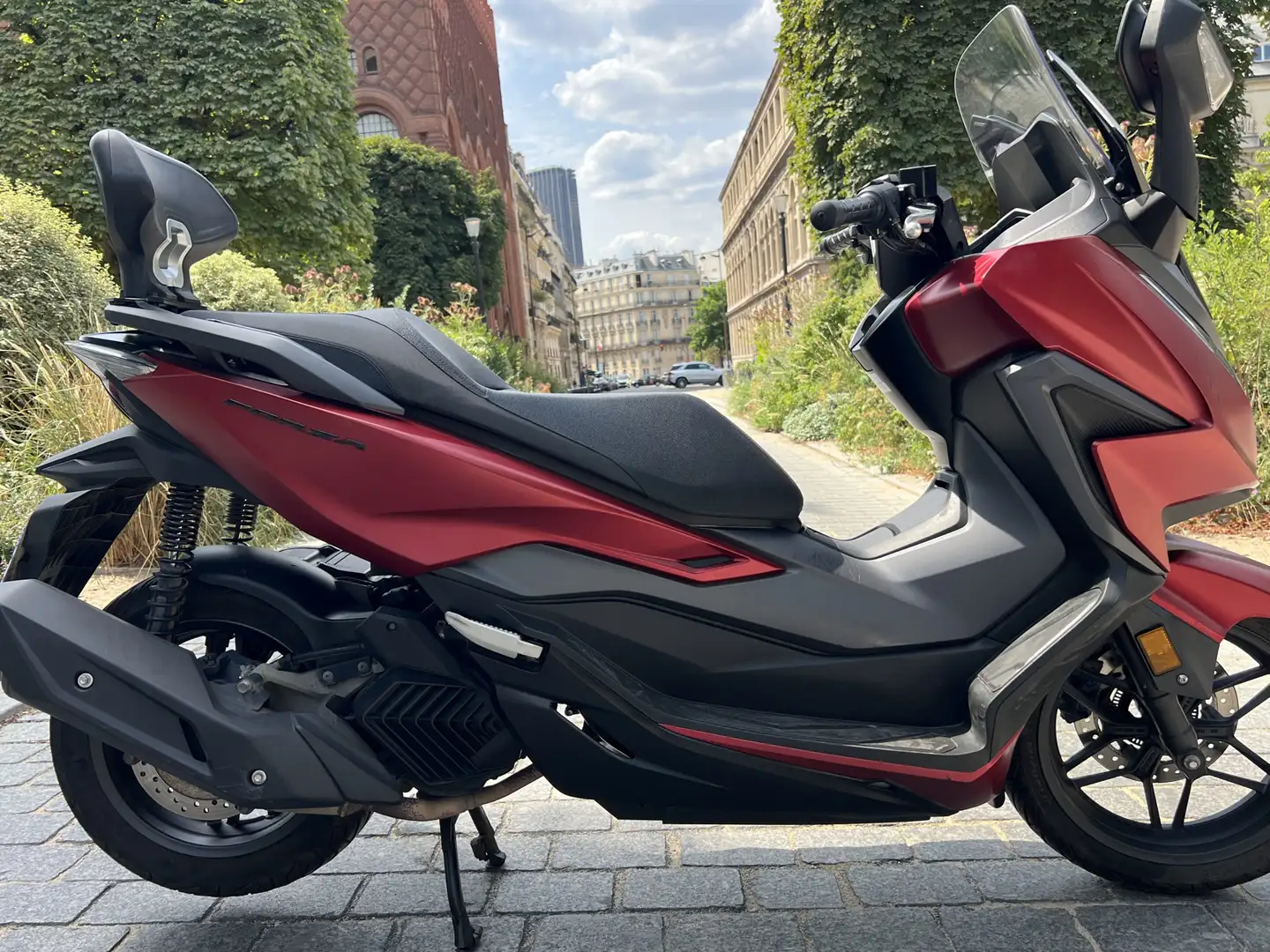 Honda Forza 125 Rouge - 1