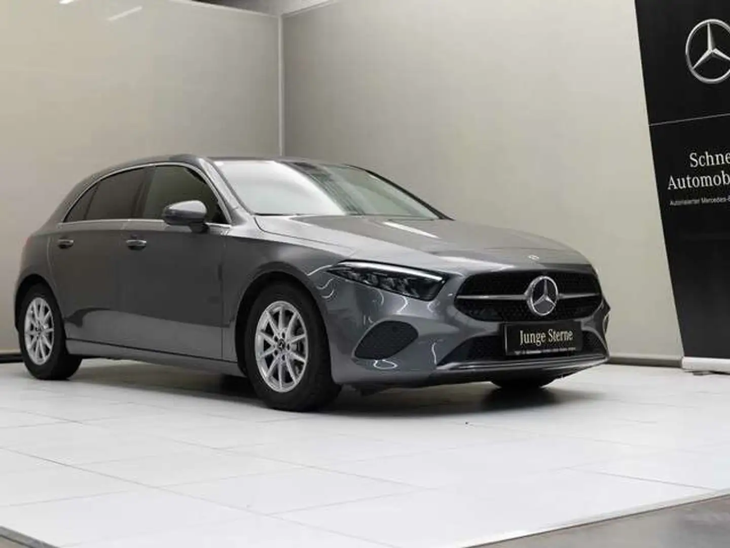 Mercedes-Benz A 180 d Kompaktlimousine Progressive SpurW LM Grau - 2