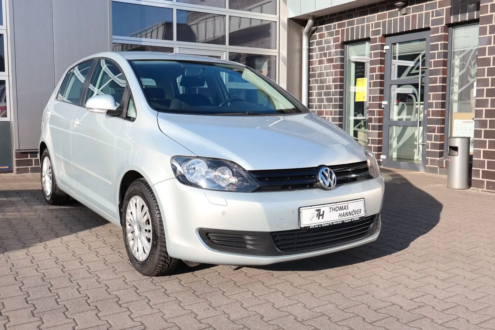 Volkswagen Golf Plus VI Trendline Allwetterreifen/AHK Silber - 1