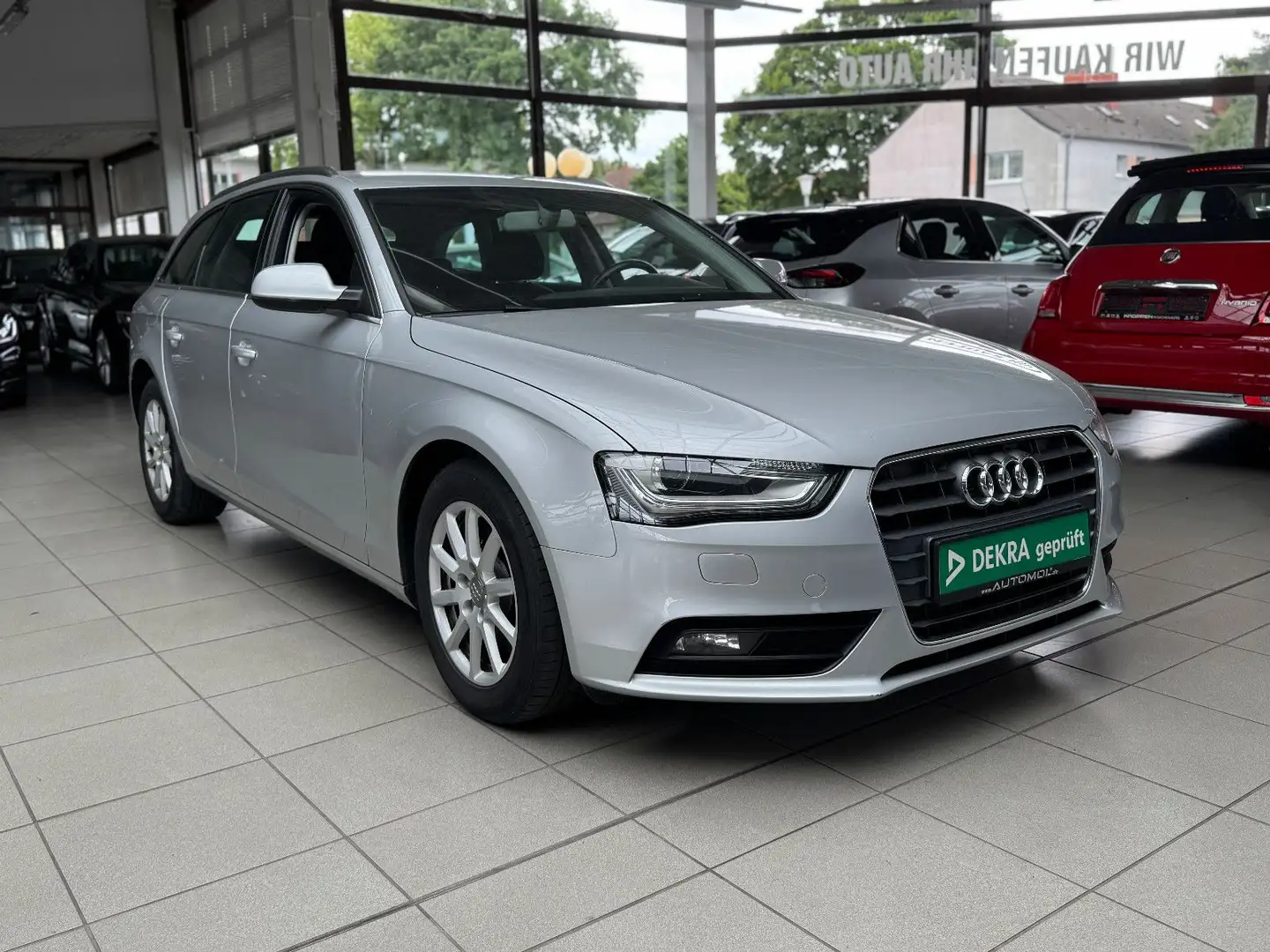 Audi A4 Avant 2.0TDI Attraction Silber - 2